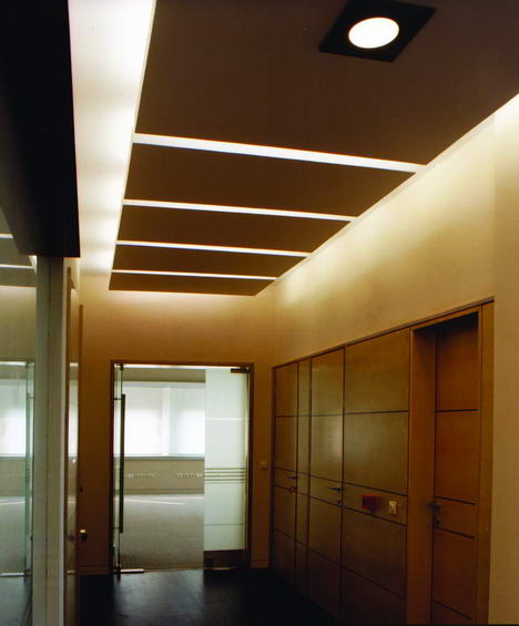 Csavarga Rózsa - Volán irodaház 'De ja vue Bauhaus'