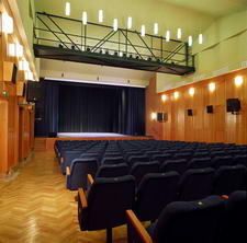 Snopper Zsuzsanna - Kalocsa Kamaraszínház – Mozi belsőépítészeti tervezés