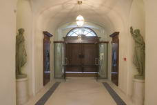 Somogyi Pál: Apáczai Csere Hotel - bejárat, előtér