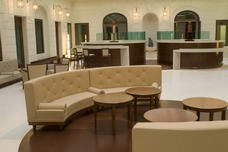 Somogyi Pál: Apáczai Csere Hotel - átrium, lobby, pihenő